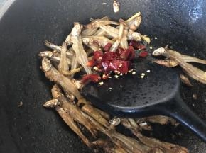 加入干辣椒