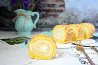 美味又漂亮的虎皮蛋糕卷就做好啦，切开即可食用