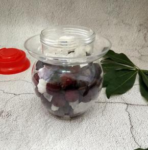 依次循环，放至容器的八分满