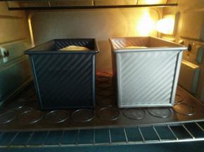 放回预热好的烤箱，180度烤40分钟，不喜欢上色太深的，后10分钟盖上锡纸