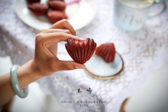 红丝绒玛德琳巧心岩溶蛋糕