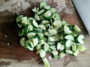 黄瓜拍散切块
