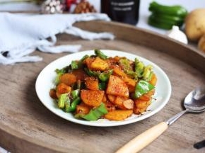 喜欢吃辣的话，可以再撒一些辣椒面。