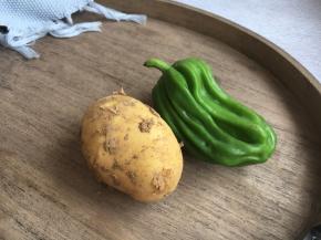 主要食材：土豆和辣子。