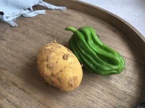主要食材：土豆和辣子。