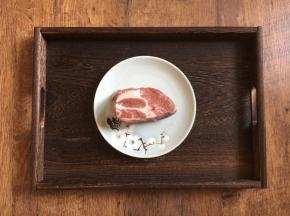 猪肉可选用瘦肉，我选用的是梅花肉。