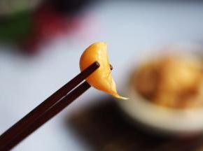 好吃到爆的糖醋蒜很诱人吧！