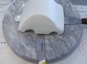 利用两把长刀，插入KT车身