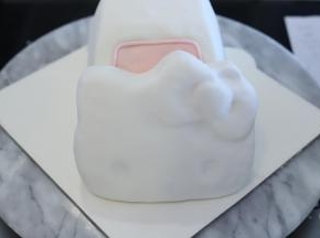 将KT车头按紧在车头的位置