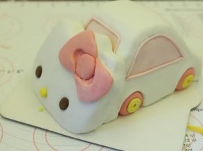 安装好车轮，KT蝴蝶结，眼睛，鼻子