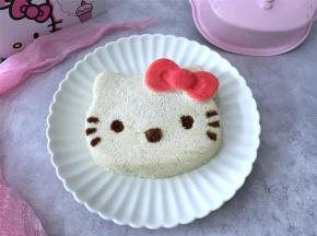 稍冷却后脱模，然后用巧克力酱点上眼睛、鼻子和胡须萌萌的Kitty猫猫就好了。