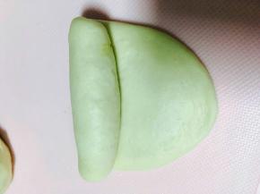 自上而下卷起。