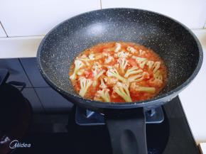 加入适量水大火烧开，煮2分钟。