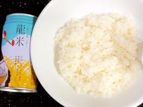 家里的领导对大米特别挑剔，一次无意间发现了这款龙米，领导大赞。因为是小罐包装，所以还有一个好处不会长虫。*_*