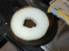 冬瓜去皮切丁