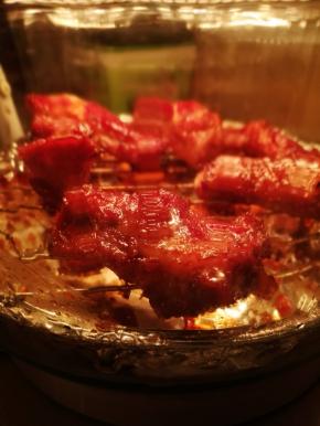 将温度调到220度，烤5-10分钟，观察颜色，不要烧焦了。