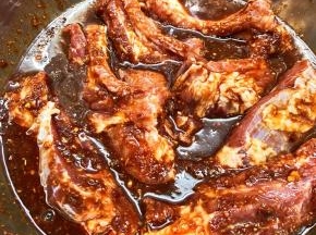 腌制至少四小时。