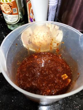 用搅拌棒打成泥