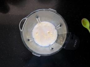 全部倒入破壁机里。