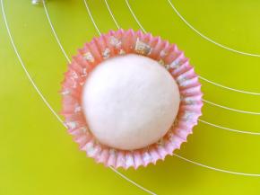 之后放入纸杯内