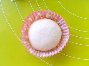 之后放入纸杯内