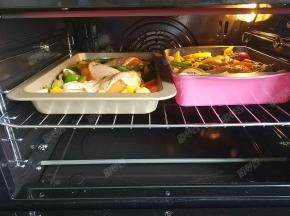 放入预热好的烤箱中层