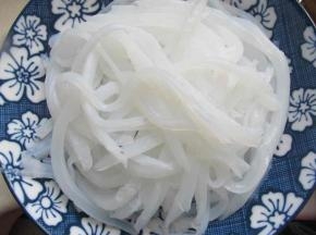 这一块凉粉可以做两盘。
