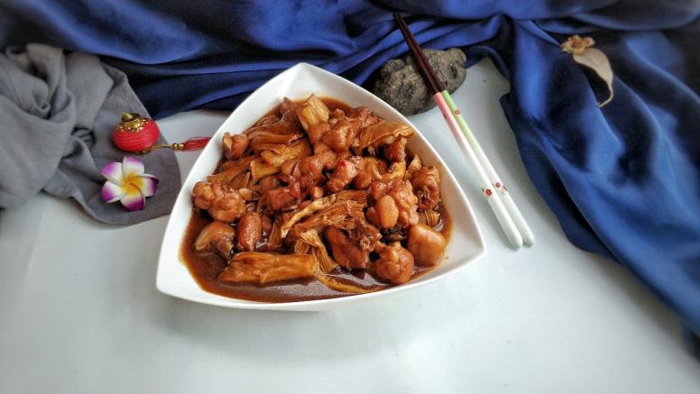 支竹焖鸡腿
