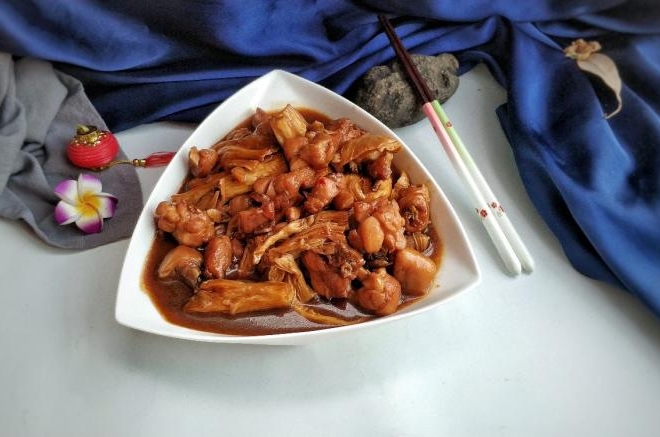 支竹焖鸡腿