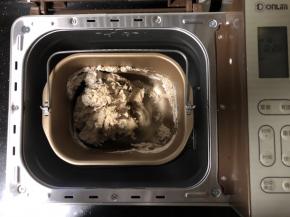 2、启动面包机的和面程序。