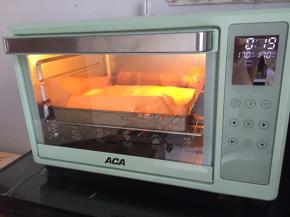 放入预热好的烤箱170度25分钟，上下火（温度仅供参考）
