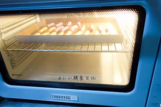 烤箱150度预热后放入烤箱烤40分钟左右