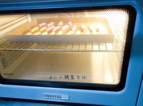 烤箱150度预热后放入烤箱烤40分钟左右