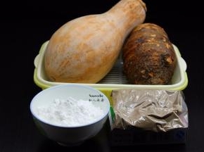 准备食材：木薯粉、紫芋、南瓜、仙草粉、白砂糖等；