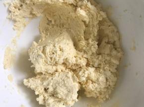 拌至无干粉即可