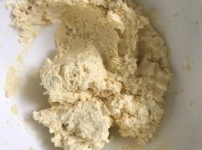 拌至无干粉即可