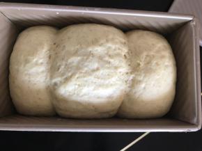 密封发酵至九分满，烤箱180度预热10分钟