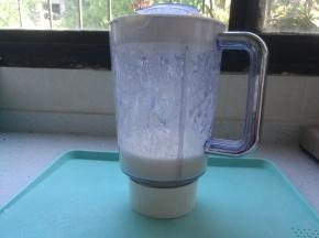 放入料理机打成泥。