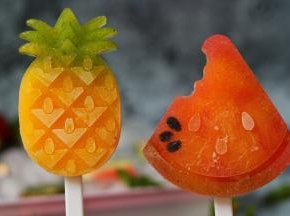 菠萝和西瓜，超喜欢。纹理清晰。