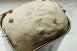 最后发酵至2.5倍大，这个天气室温就可以了。