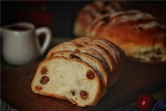 里面多多的葡萄干，又软又好吃。