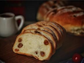 里面多多的葡萄干，又软又好吃。