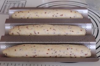 放入模具，进行二次发酵