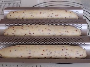 放入模具，进行二次发酵