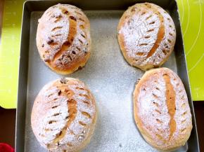 入烤箱烤15分钟左右，表面上色即可