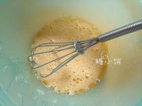 搅打均匀至盐糖溶解