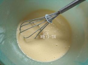 搅拌至无干粉无结块粉粒的均匀面糊
（如果要放香草精的话这一步之后再加香草精搅匀，我没放）