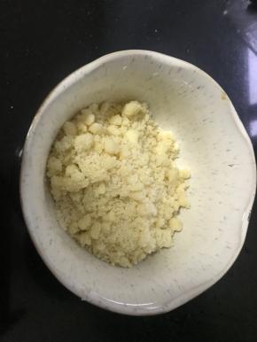 搓成粗粒，放入冰箱冷藏