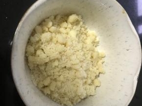 搓成粗粒，放入冰箱冷藏