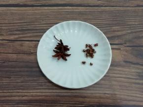 准备花椒和大料